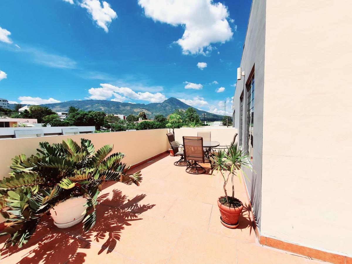 San Benito Flats Wifi 50Mg - 4 Huespedes - Parqueos Apartment San Salvador Exterior photo